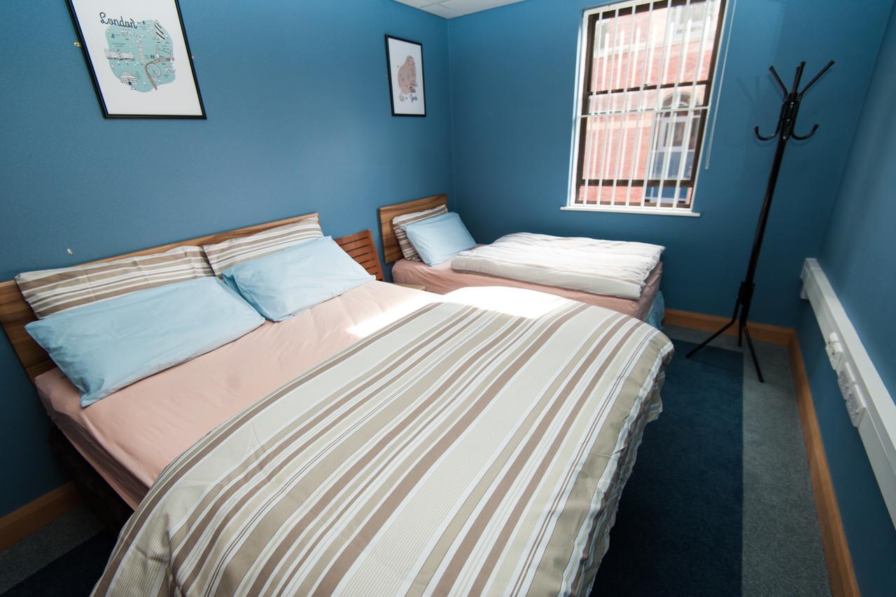 Russell Scott Backpackers Hostel Лидс Экстерьер фото