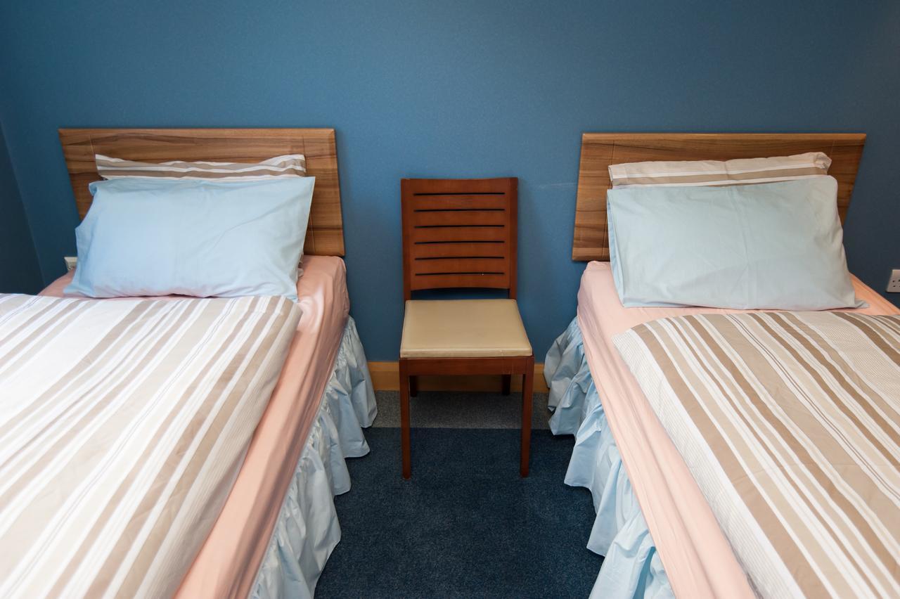 Russell Scott Backpackers Hostel Лидс Экстерьер фото