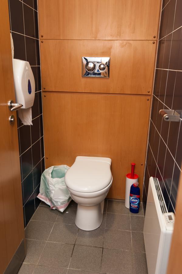 Russell Scott Backpackers Hostel Лидс Экстерьер фото