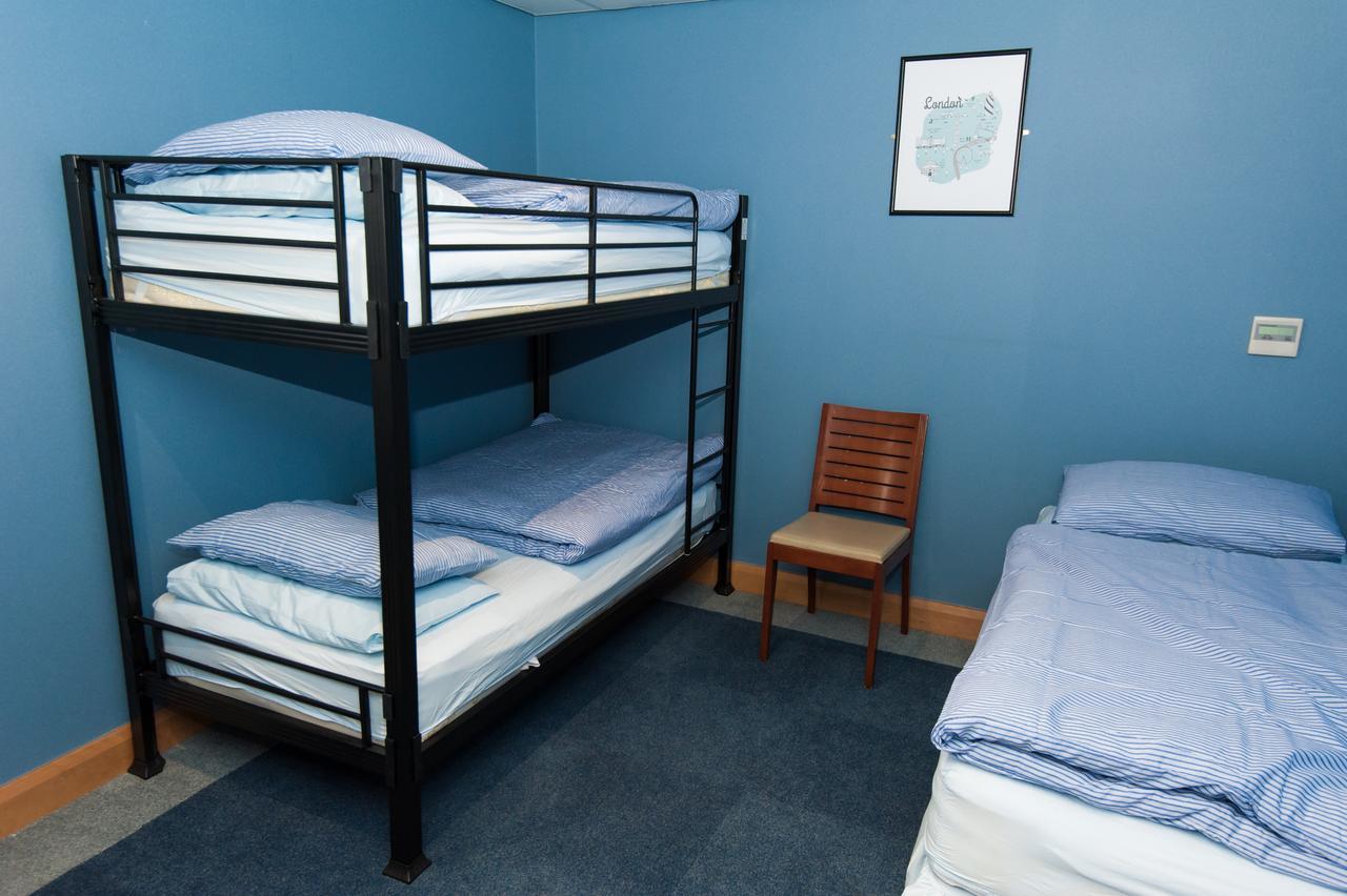 Russell Scott Backpackers Hostel Лидс Экстерьер фото
