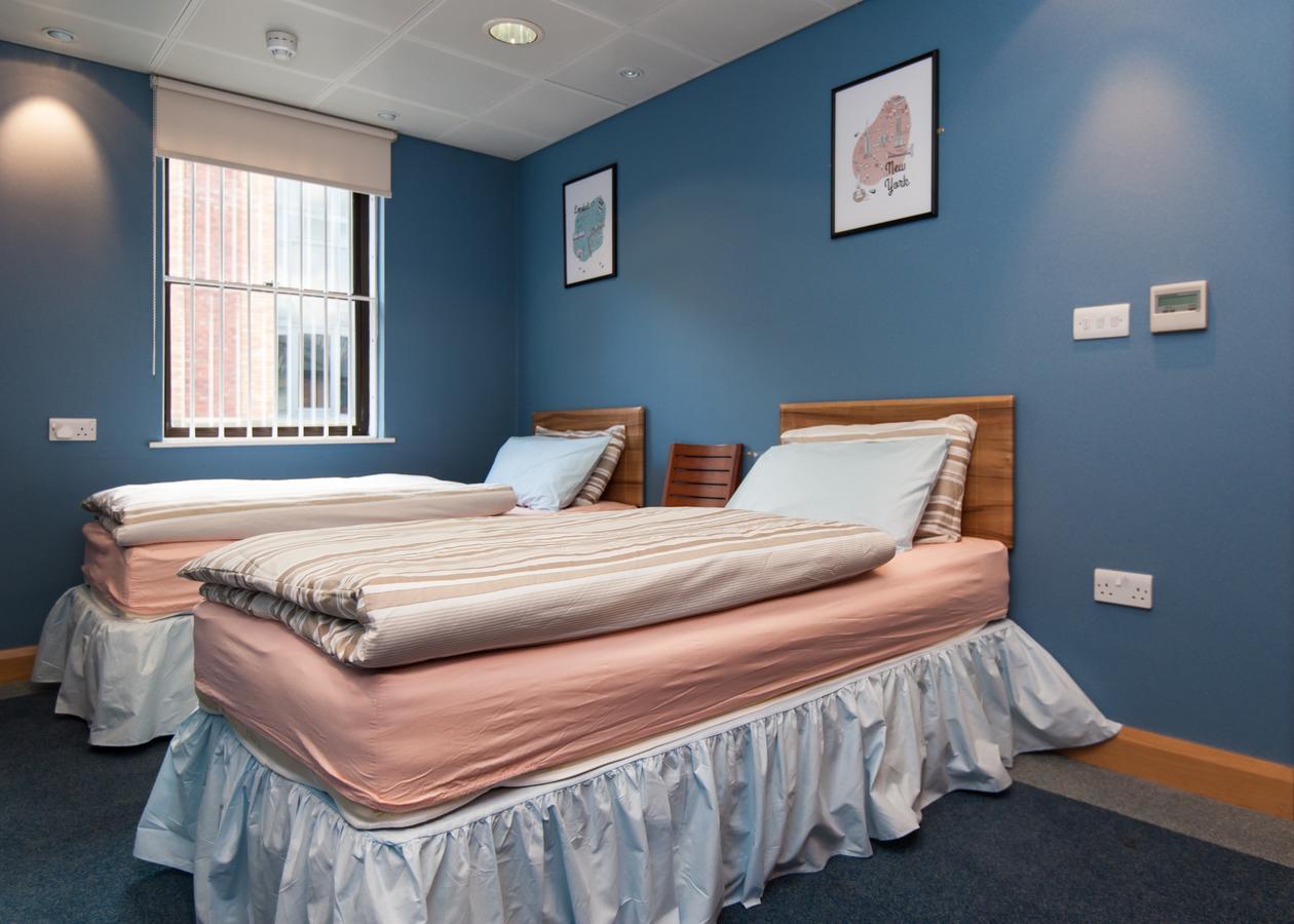 Russell Scott Backpackers Hostel Лидс Экстерьер фото